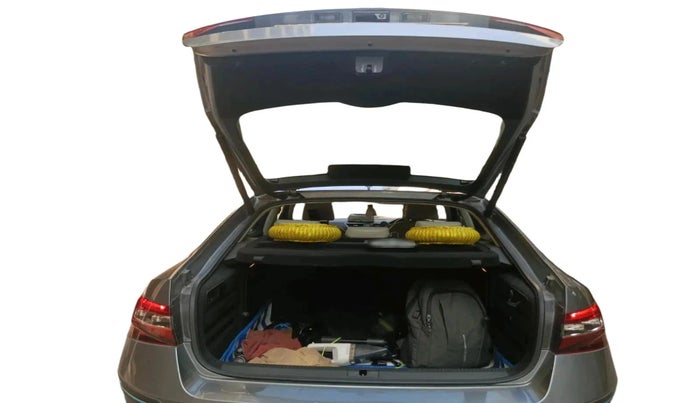 2016 Skoda Superb L&K 1.8 TSI AT, Petrol, Automatic, 50,816 km, exterior