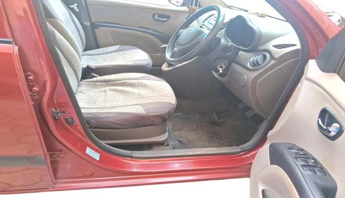 2013 Hyundai i10 MAGNA 1.2, Petrol, Manual, 33,803 km, interior