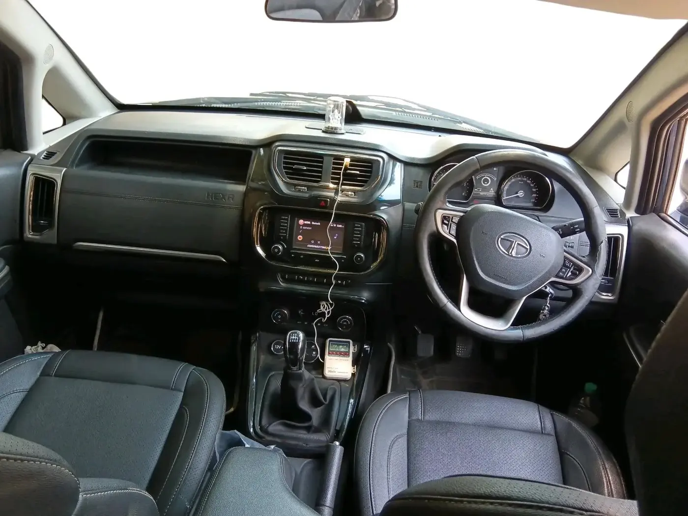 2017 Tata Hexa XT 4X2 7 STR, Diesel, Manual, 1,62,000 km, interior