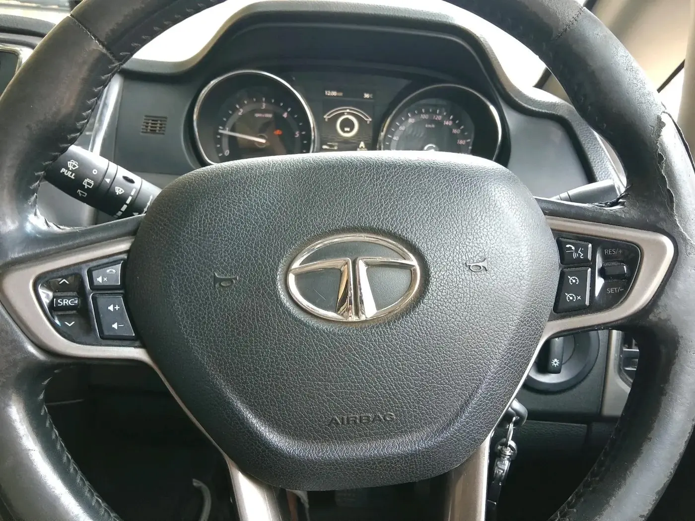 2017 Tata Hexa XT 4X2 7 STR, Diesel, Manual, 1,62,000 km, interior