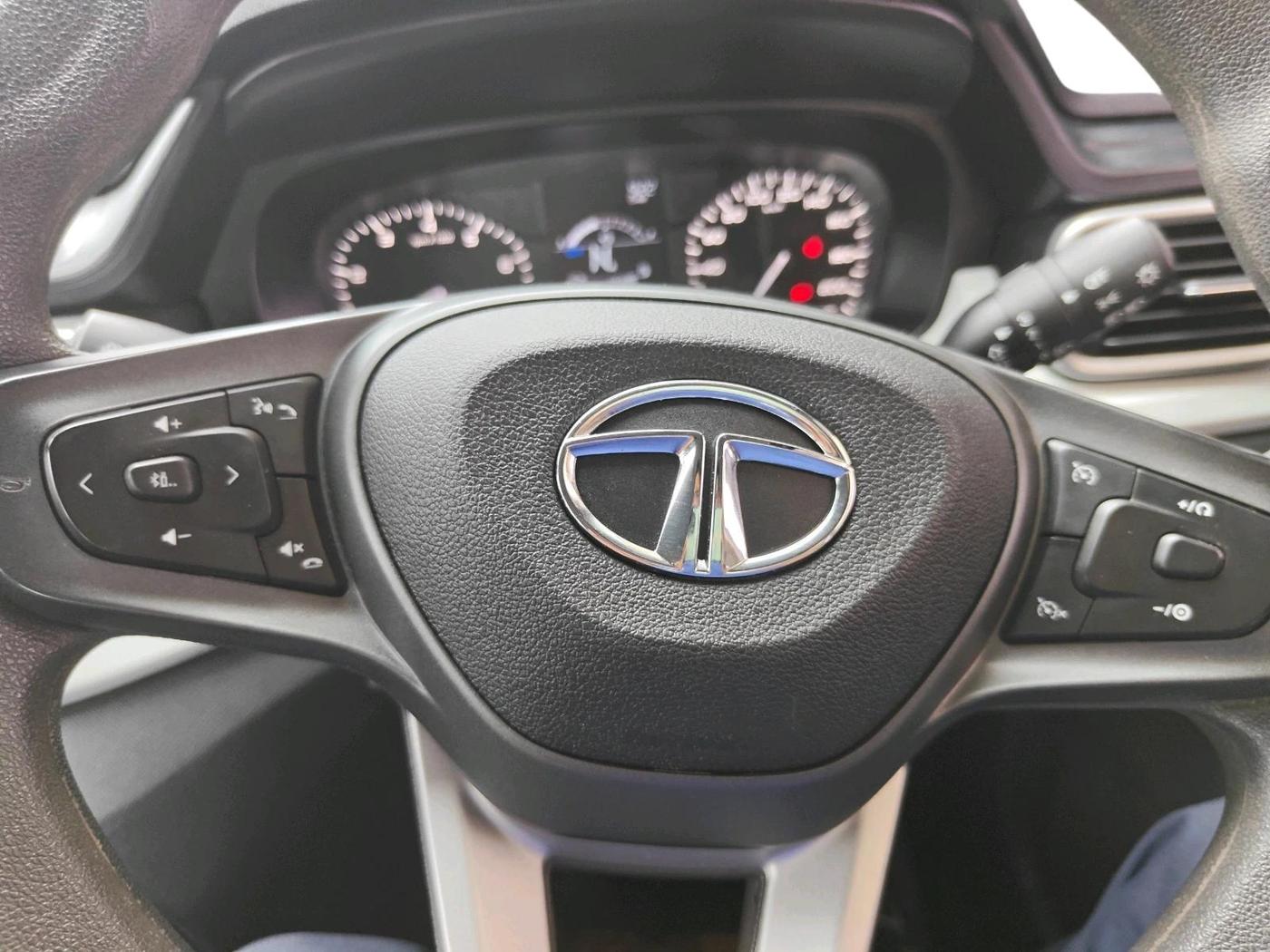 2022 Tata PUNCH ACCOMPLISHED AMT, Petrol, Automatic, 9,045 km, interior