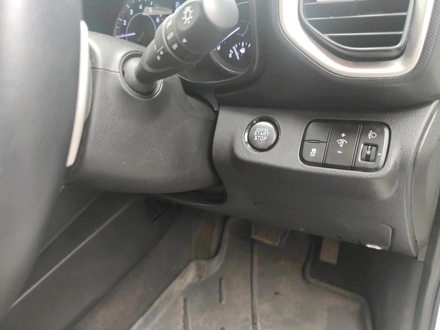 2021 Hyundai VENUE SX PLUS 1.0 TURBO DCT, Petrol, Automatic, 24,882 km, interior