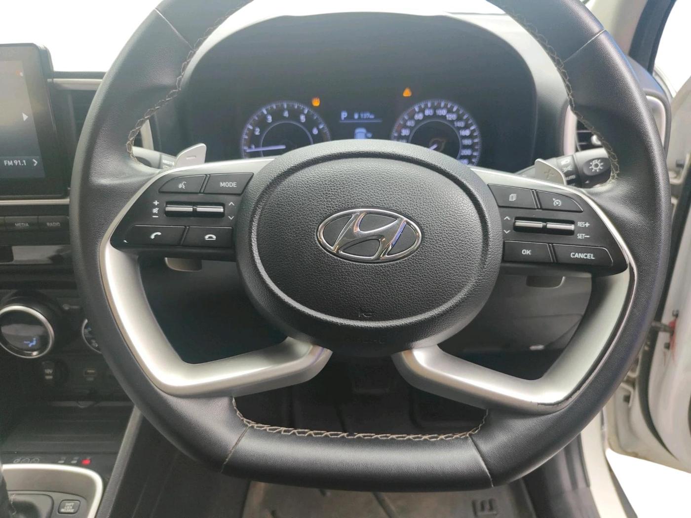 2021 Hyundai VENUE SX PLUS 1.0 TURBO DCT, Petrol, Automatic, 24,882 km, interior