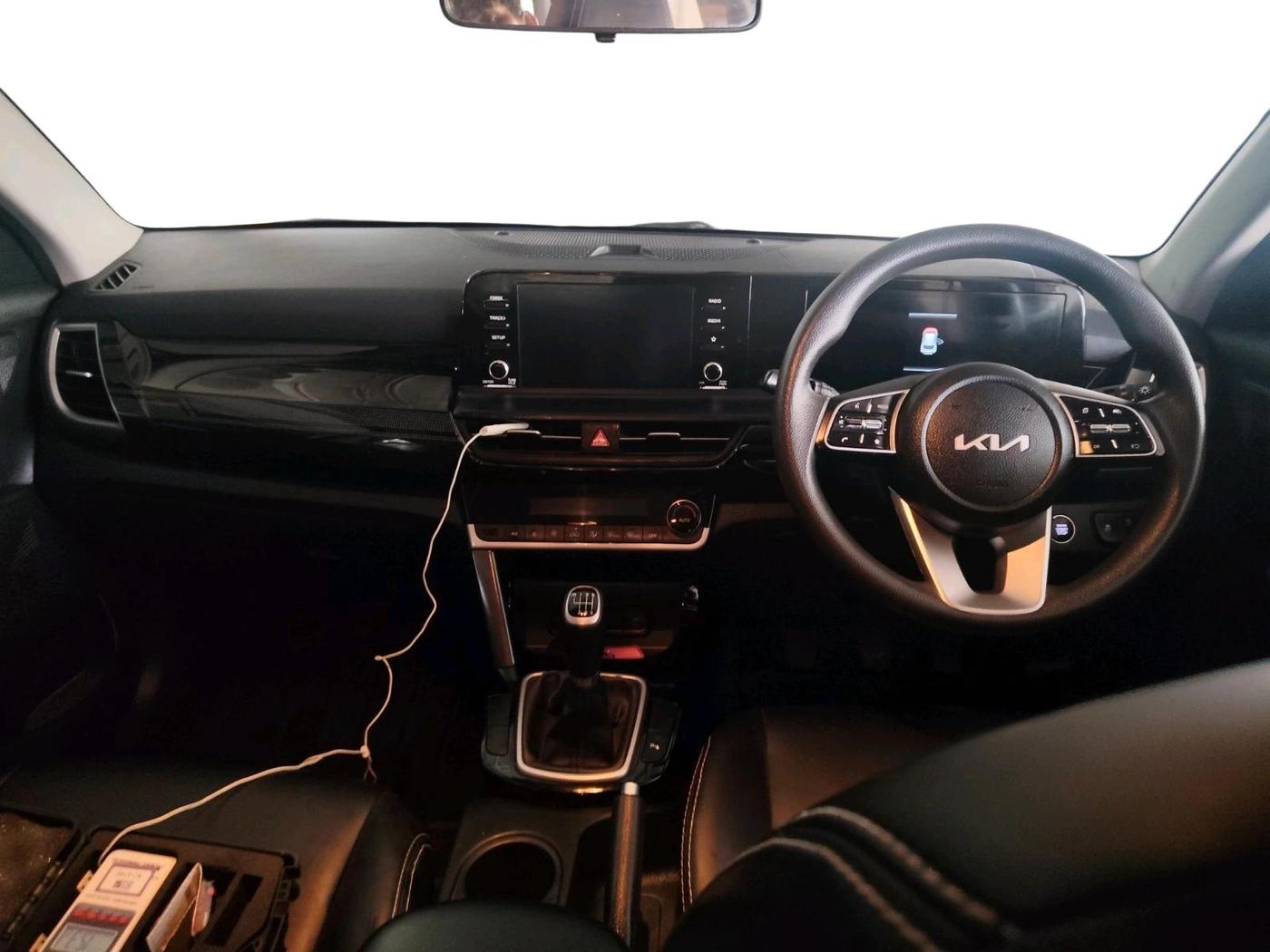 2023 KIA SELTOS HTK PLUS 1.5, Petrol, Manual, 27,767 km, interior