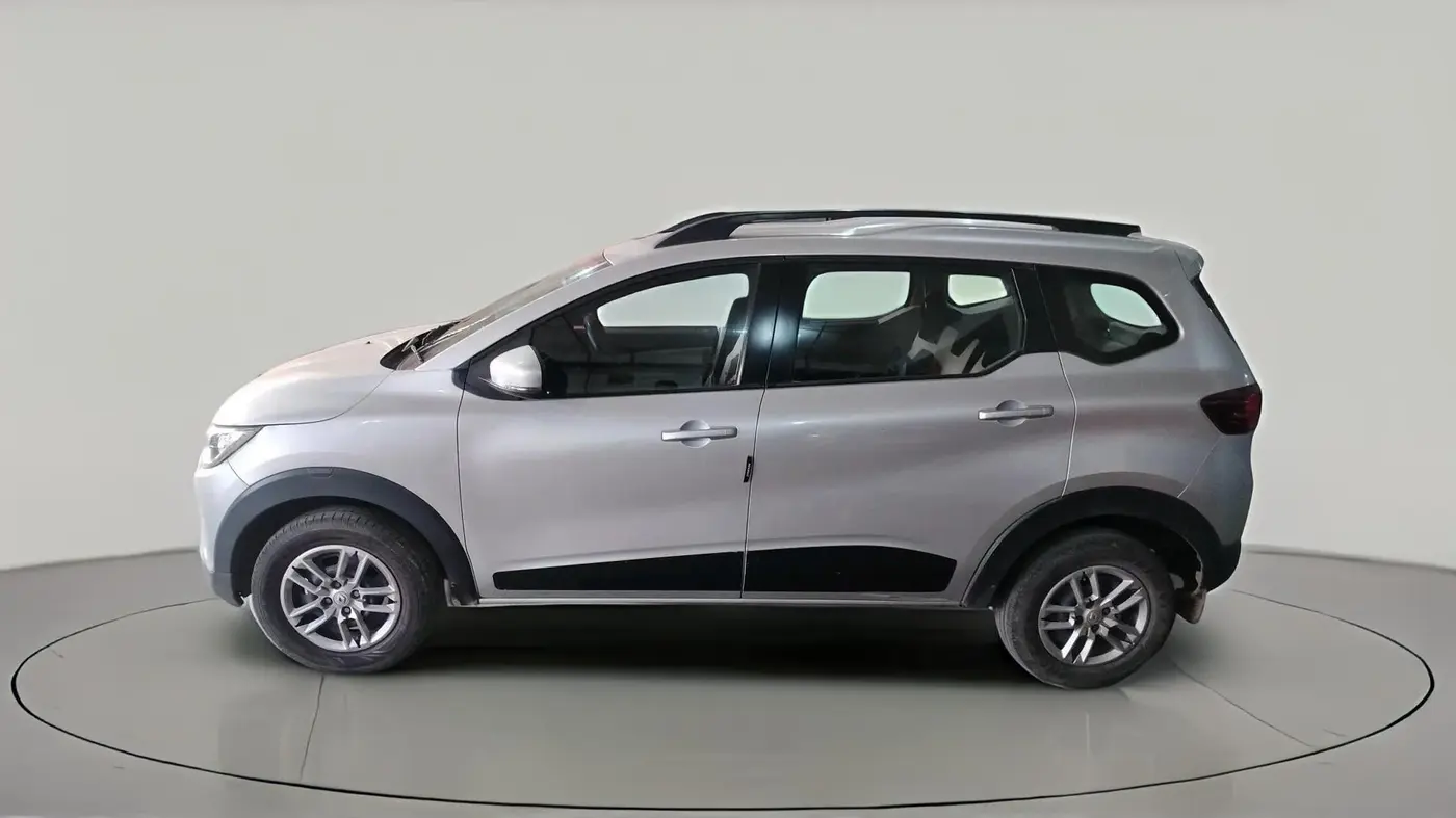 2021 Renault TRIBER RXT, Petrol, Manual, 5,00,050 km, exterior