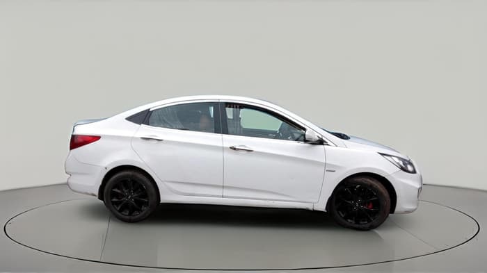 2014 Hyundai Verna FLUIDIC 1.6 CRDI SX, Diesel, Manual, 1,29,746 km, exterior