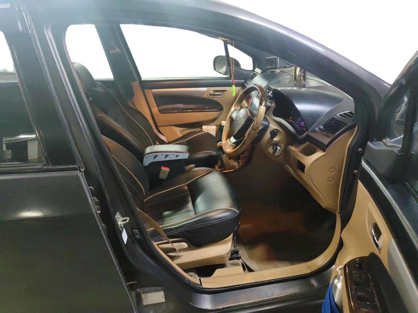 2014 Maruti Ertiga VXI, Petrol, Manual, 84,940 km, interior