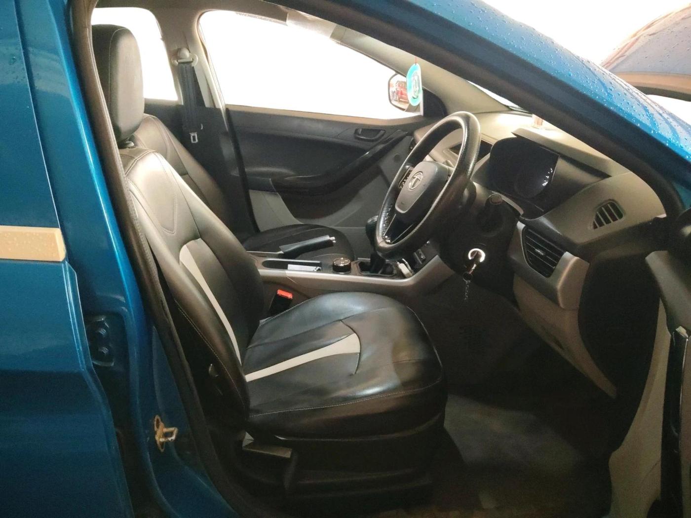 2018 Tata NEXON XM PETROL, Petrol, Manual, 31,973 km, interior