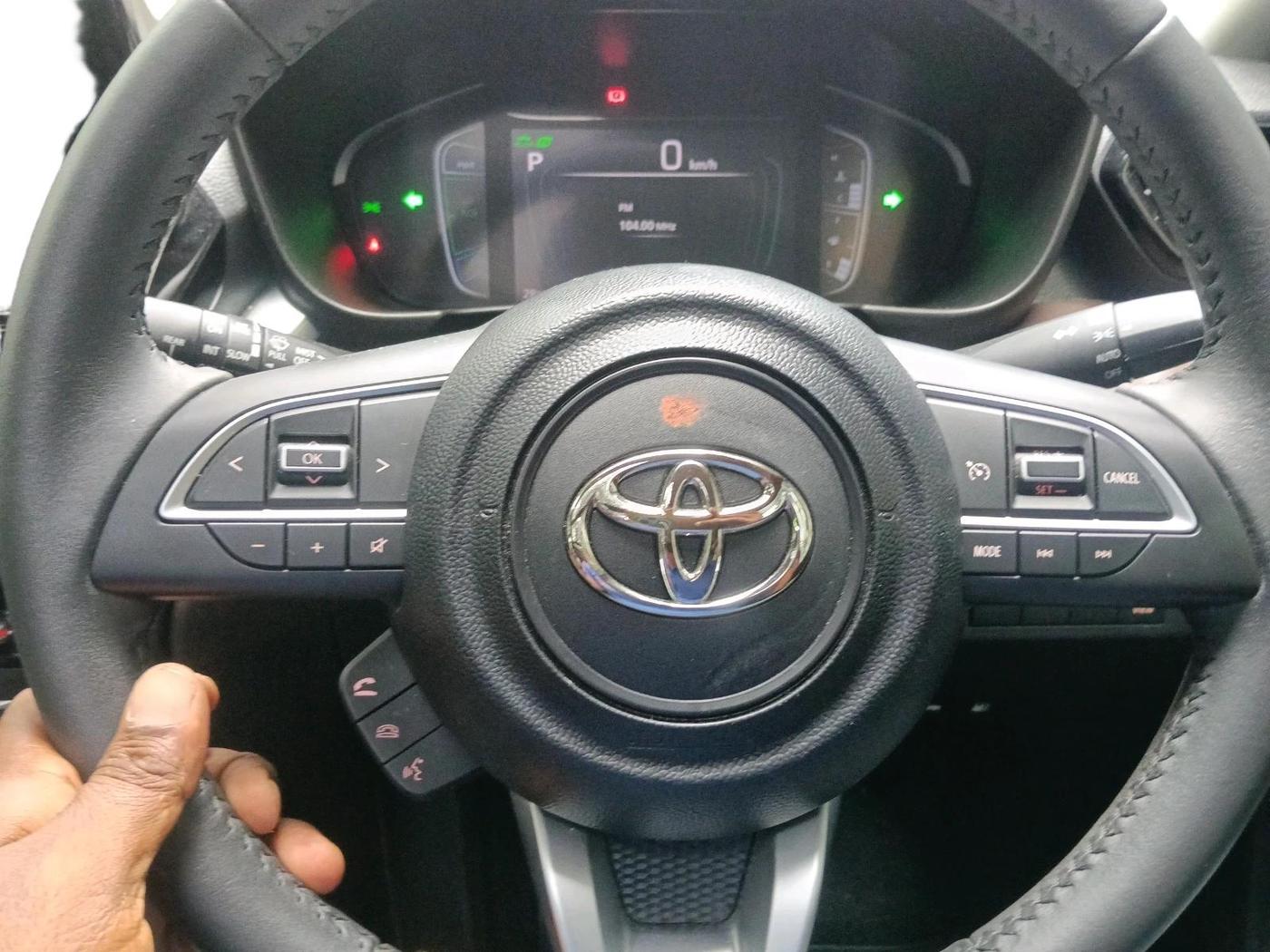 2025 Toyota URBAN CRUISER HYRYDER V HYBRID, Hybrid, Automatic, 5,824 km, interior