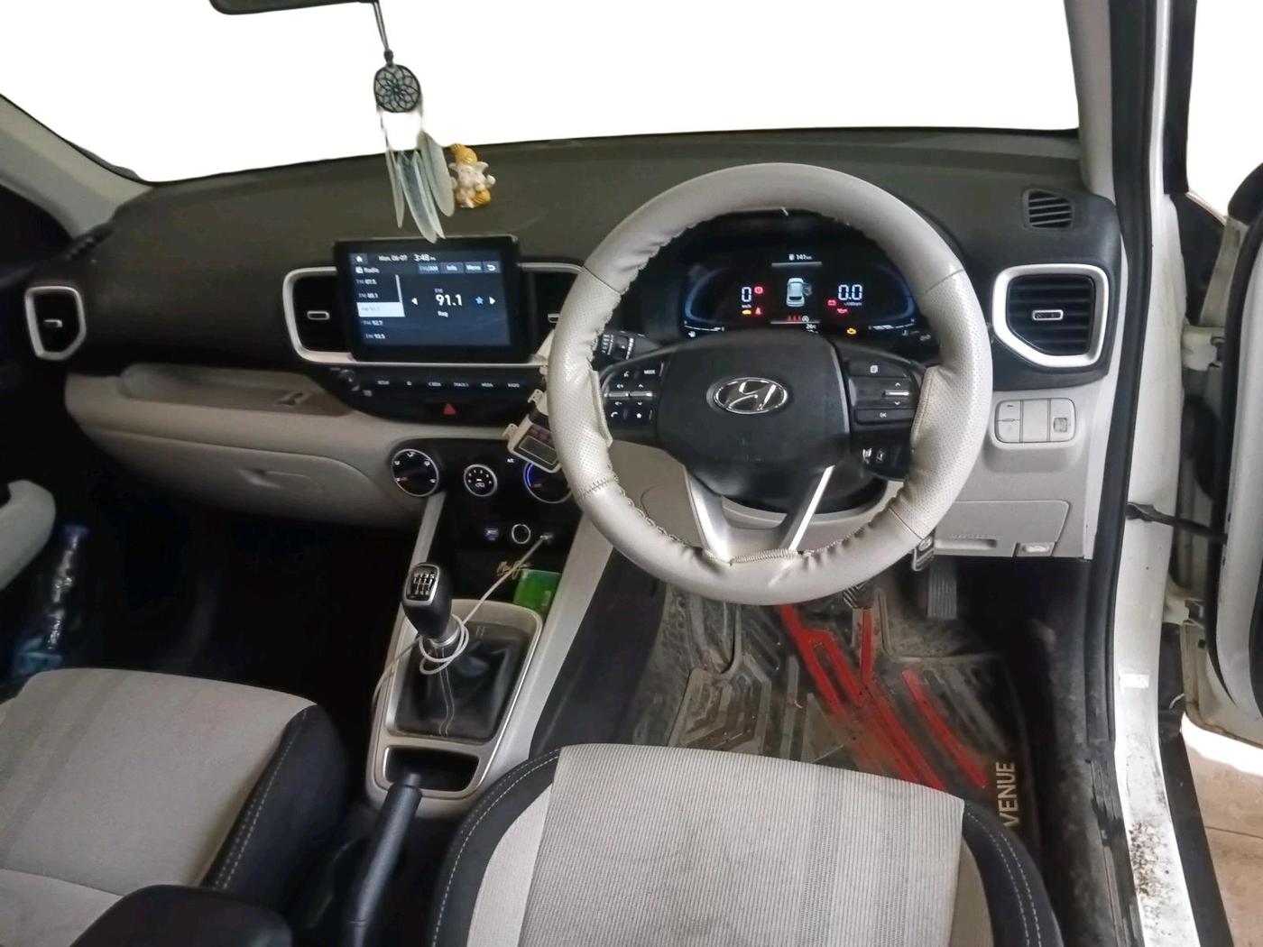 2024 Hyundai VENUE S PLUS 1.5 CRDI, Diesel, Manual, 16,698 km, interior