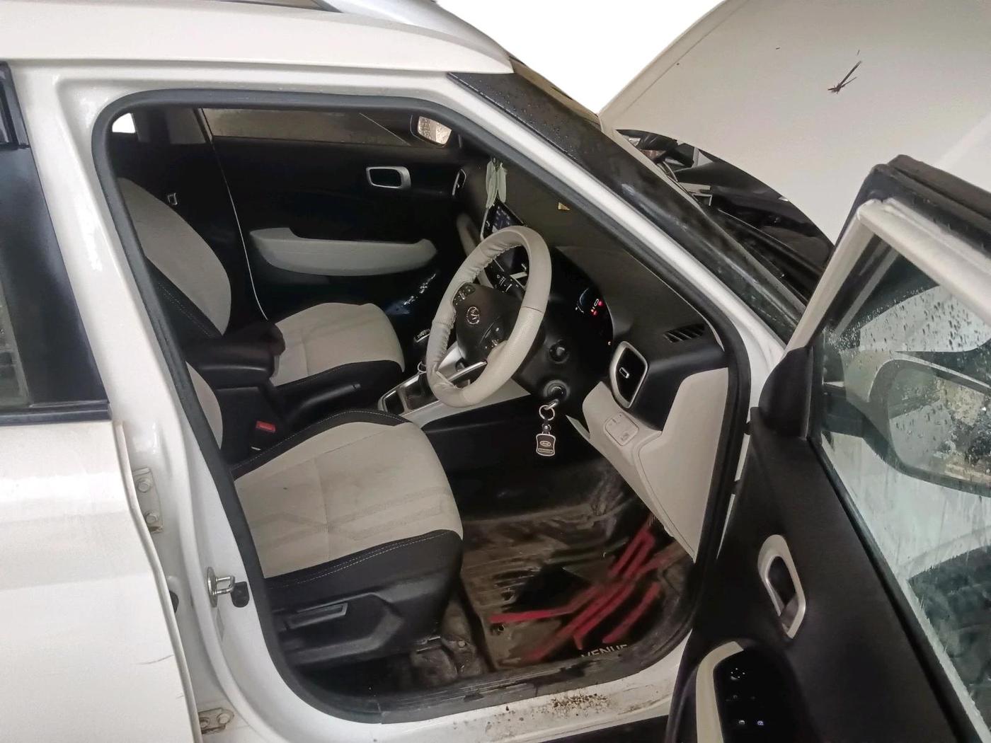2024 Hyundai VENUE S PLUS 1.5 CRDI, Diesel, Manual, 16,698 km, interior
