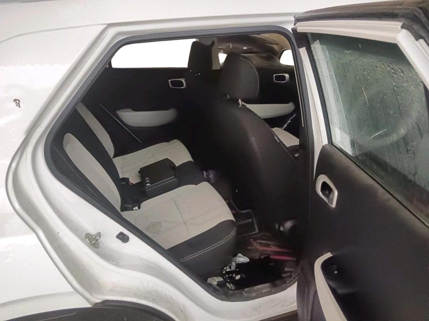 2024 Hyundai VENUE S PLUS 1.5 CRDI, Diesel, Manual, 16,698 km, interior