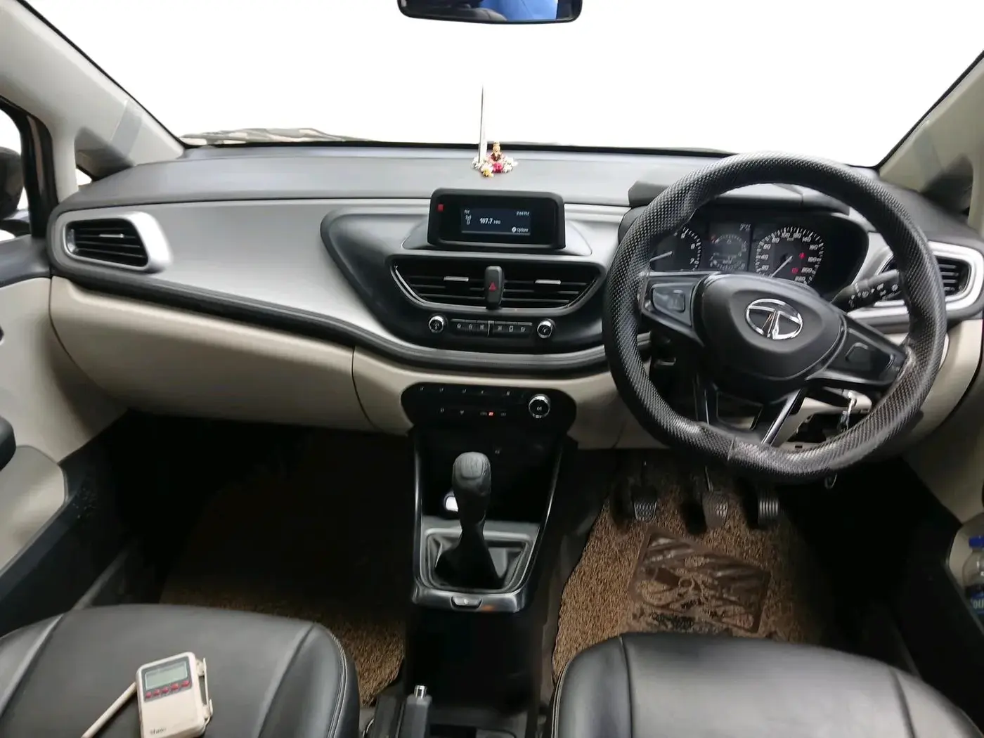 2022 Tata ALTROZ XE PLUS DIESEL, Diesel, Manual, 55,495 km, interior