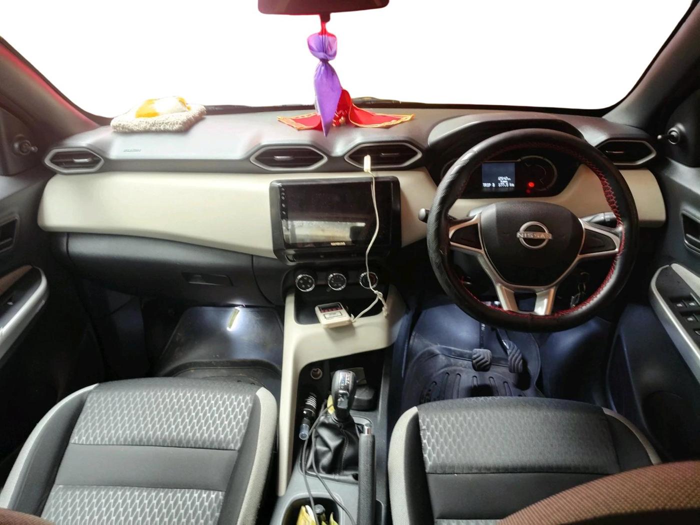 2024 Nissan MAGNITE  XE AMT EZ Shift, Petrol, Automatic, 12,542 km, interior