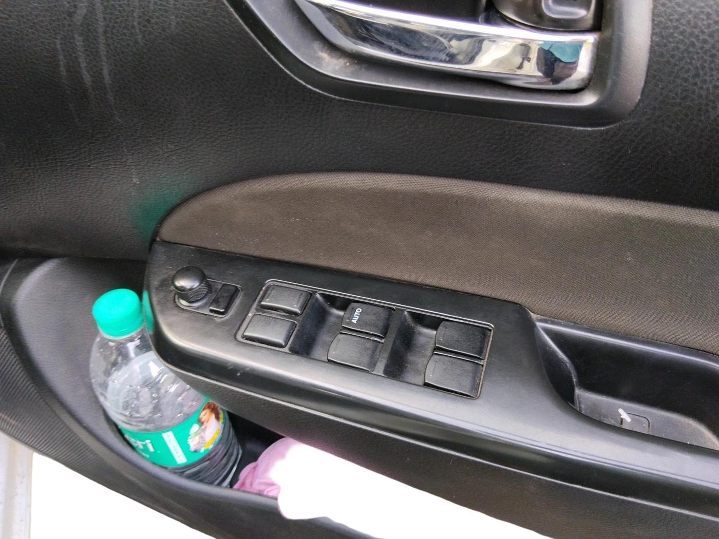 2015 Maruti Swift ZXI, Petrol, Manual, 89,679 km, interior