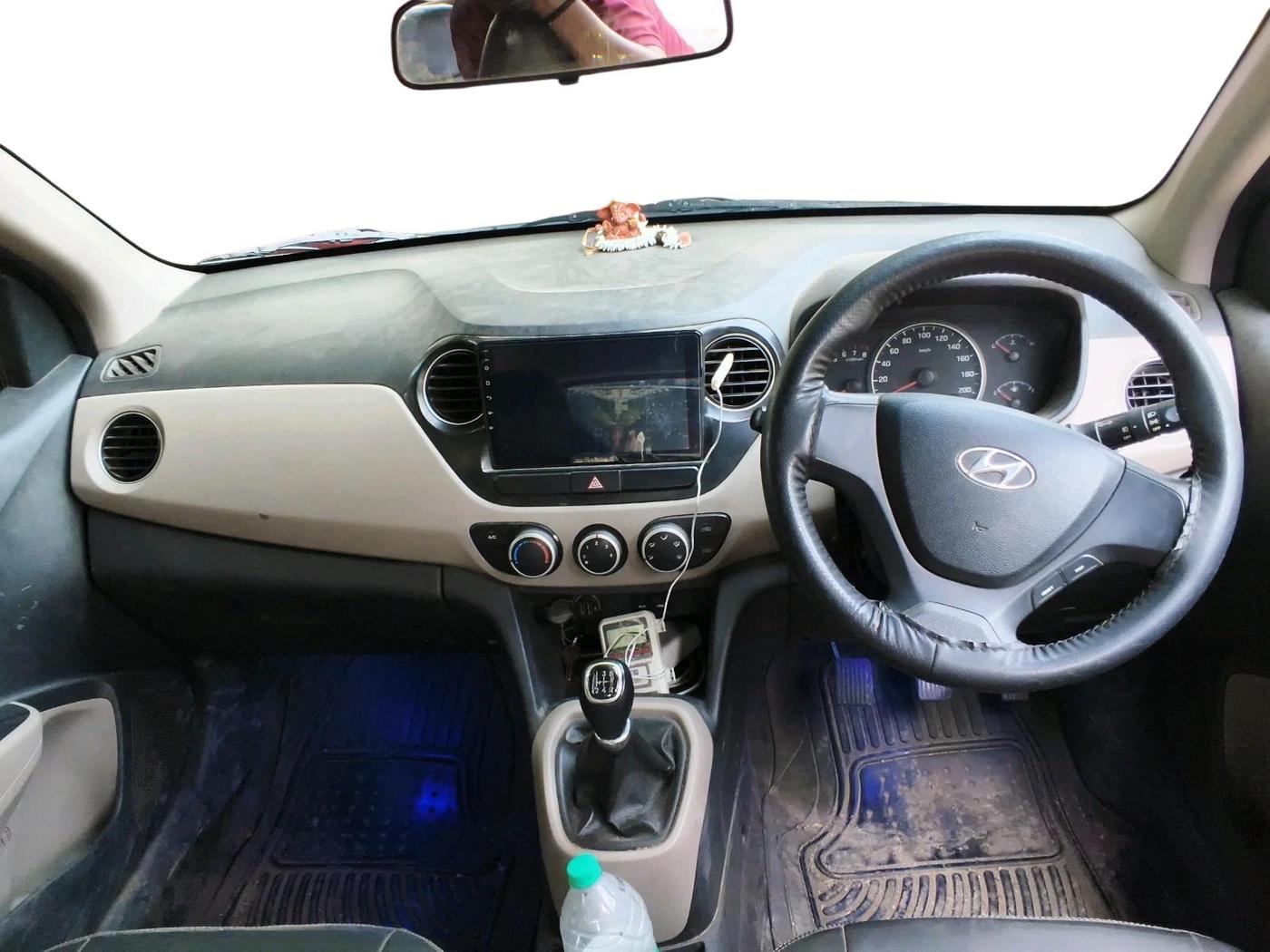 2013 Hyundai Grand i10 SPORTZ 1.2 KAPPA VTVT, Petrol, Manual, 1,03,439 km, interior