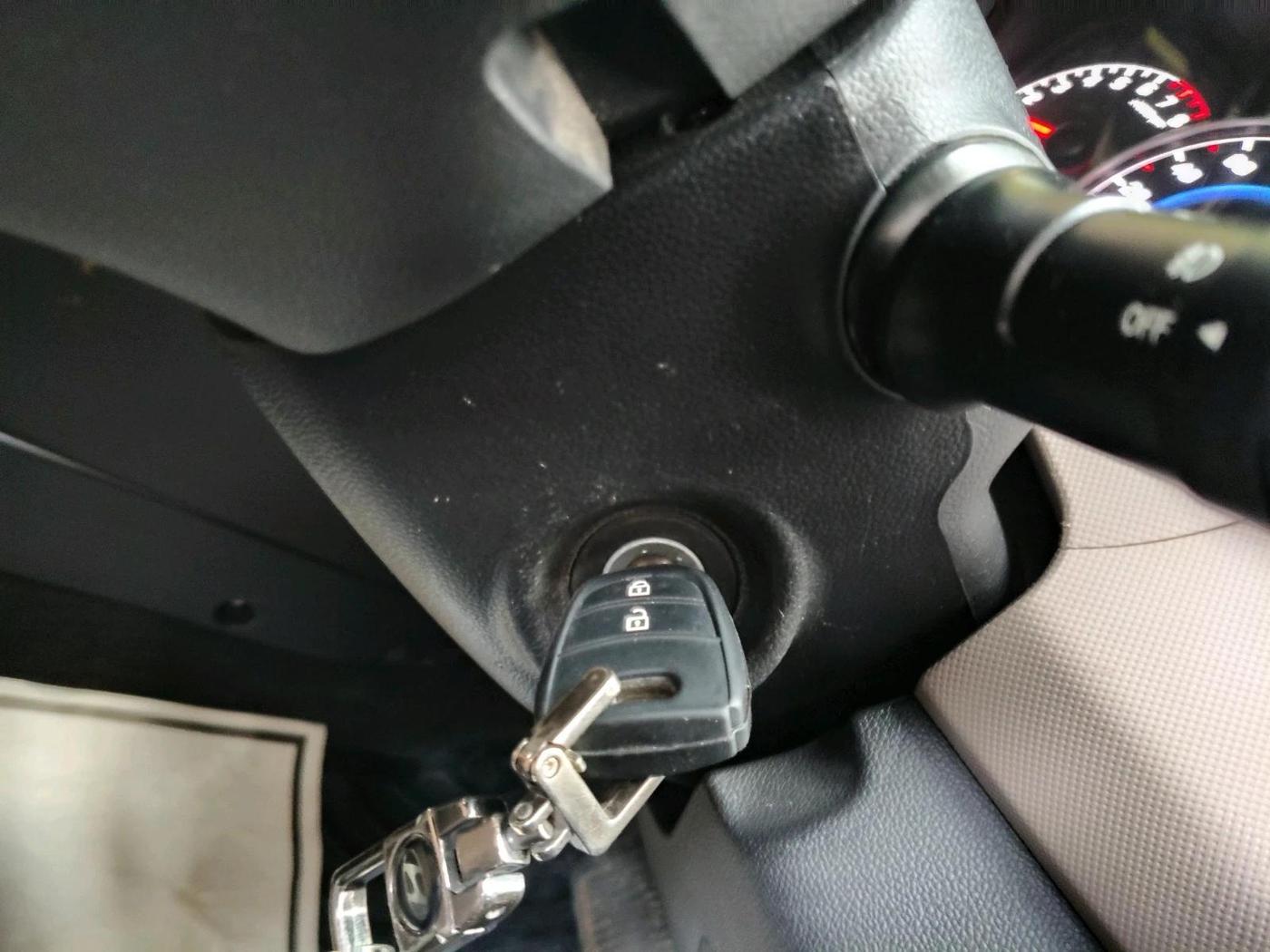 2017 Hyundai Grand i10 MAGNA AT 1.2 KAPPA VTVT, Petrol, Automatic, 40,011 km, interior