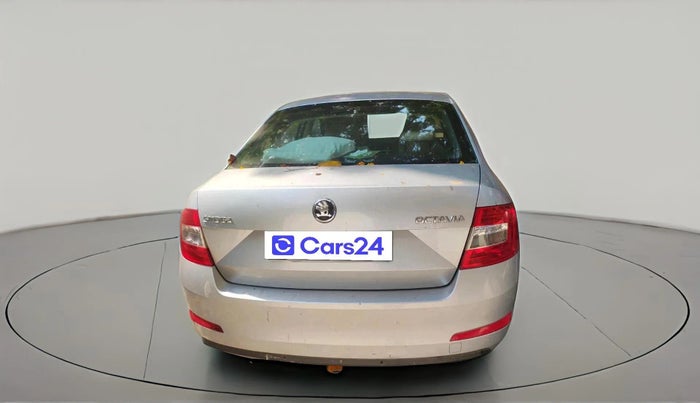 2013 Skoda Octavia AMBITION 2.0 TDI, Diesel, Manual, 1,04,575 km, exterior