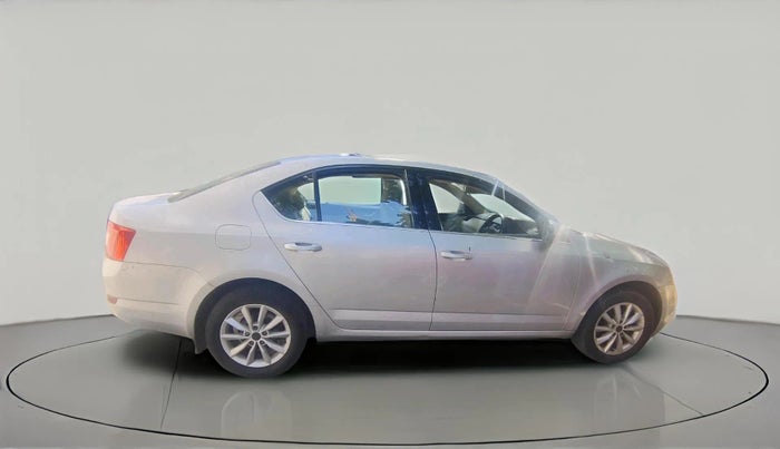 2013 Skoda Octavia AMBITION 2.0 TDI, Diesel, Manual, 1,04,575 km, exterior