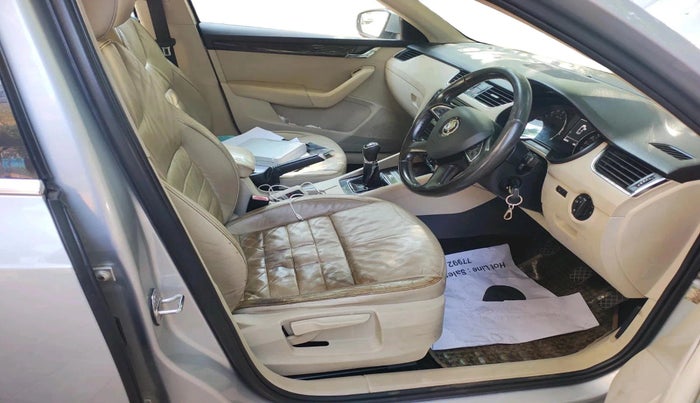 2013 Skoda Octavia AMBITION 2.0 TDI, Diesel, Manual, 1,04,575 km, interior