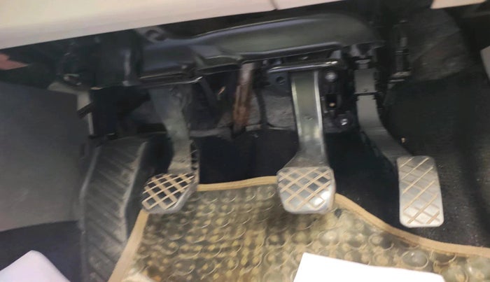 2013 Skoda Octavia AMBITION 2.0 TDI, Diesel, Manual, 1,04,575 km, interior