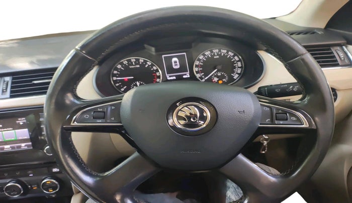 2013 Skoda Octavia AMBITION 2.0 TDI, Diesel, Manual, 1,04,575 km, interior