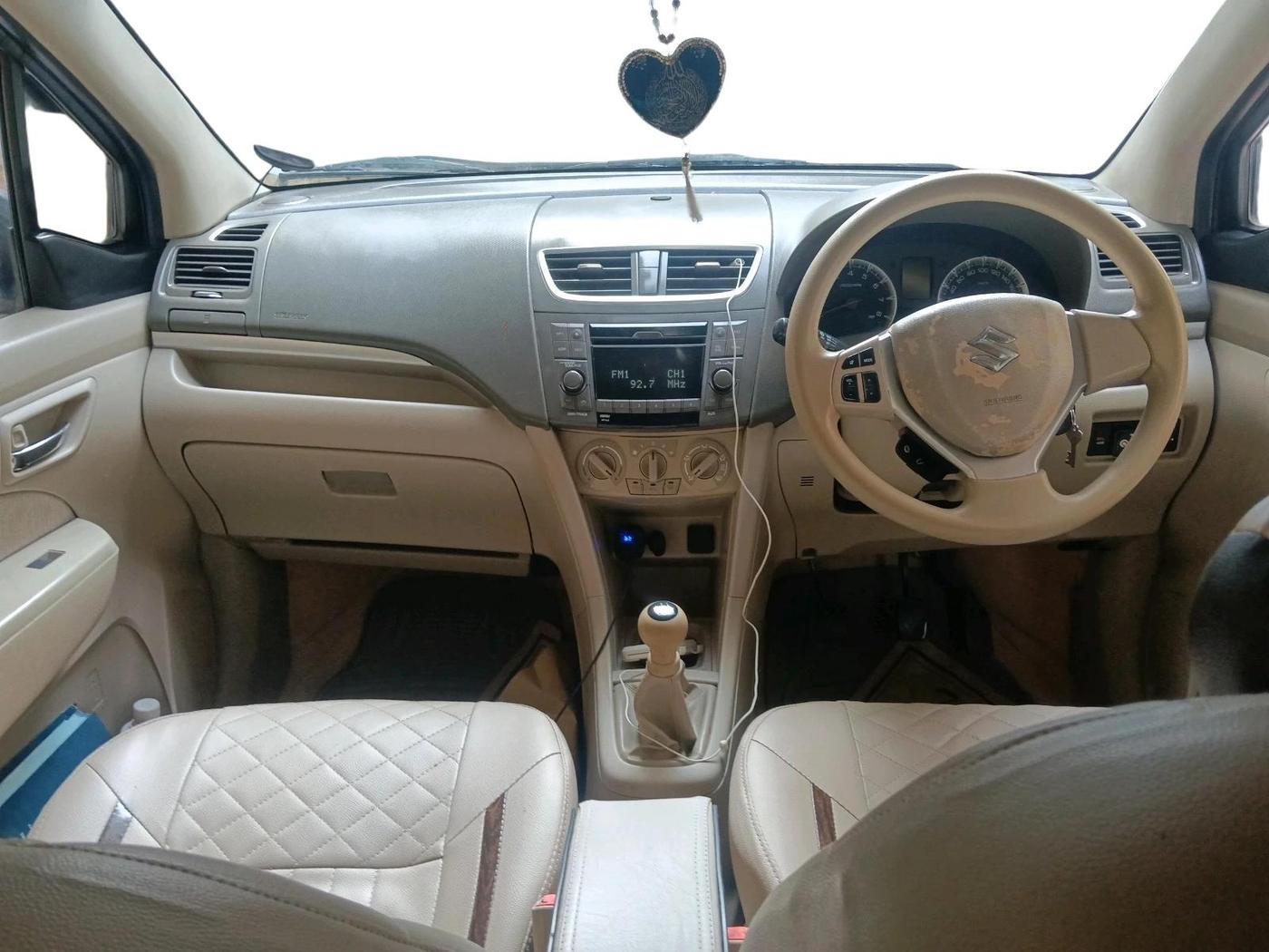 2013 Maruti Ertiga ZXI, CNG, Manual, 98,233 km, interior