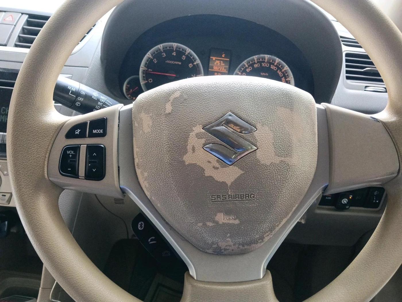 2013 Maruti Ertiga ZXI, CNG, Manual, 98,233 km, interior