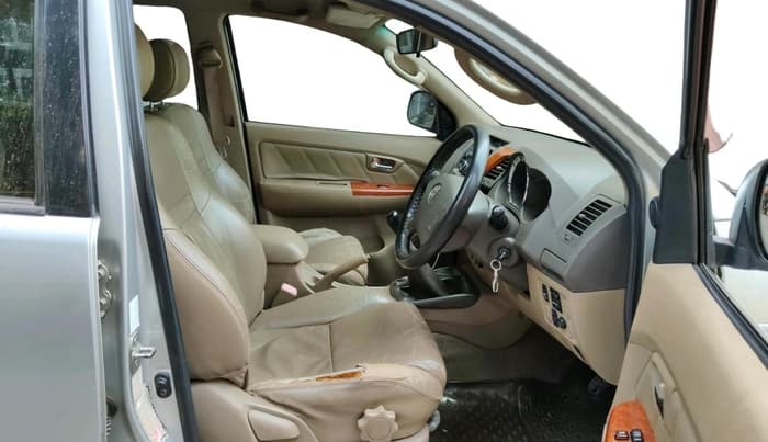 2009 Toyota Fortuner 3.0 4X4 MT, Diesel, Manual, 1,90,922 km, interior