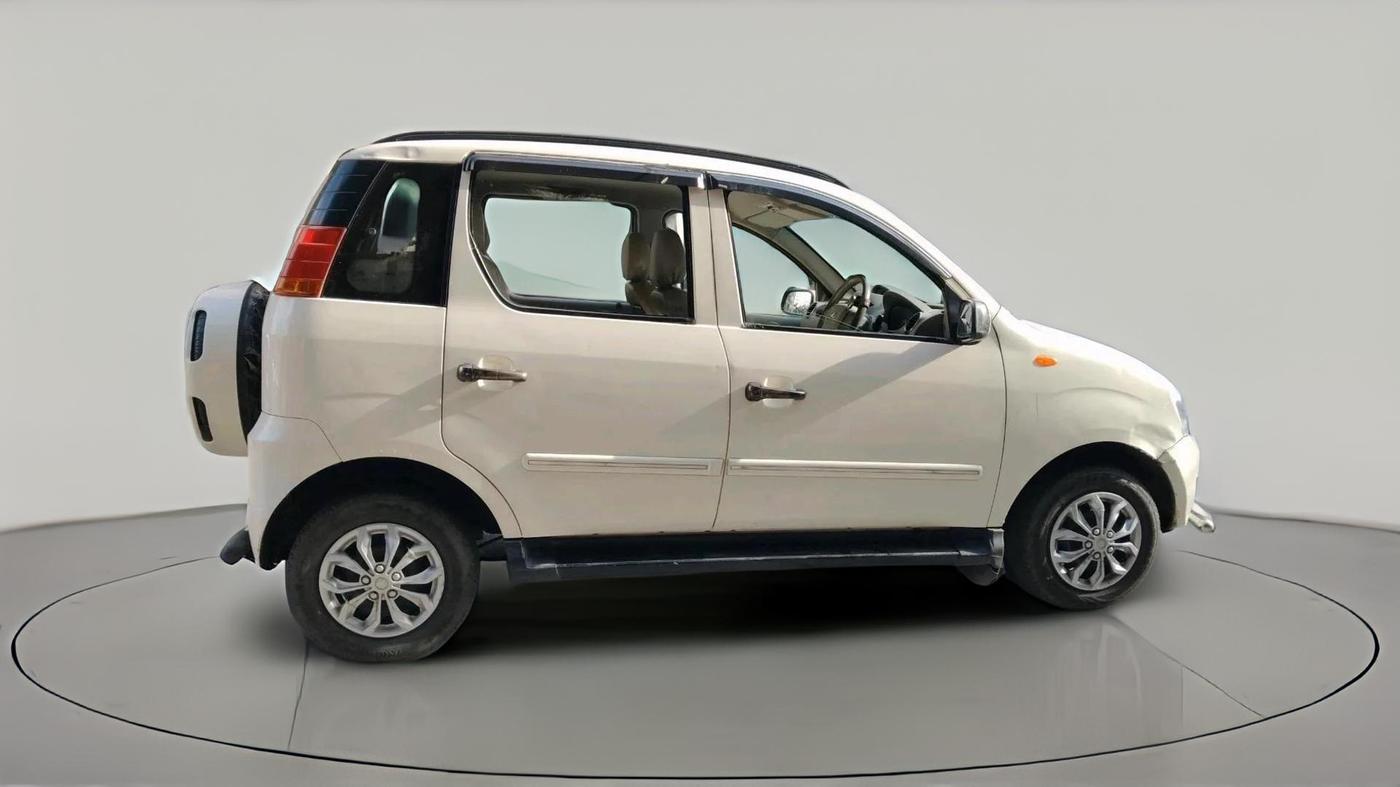 2013 Mahindra Quanto C6, Diesel, Manual, 91,951 km, exterior