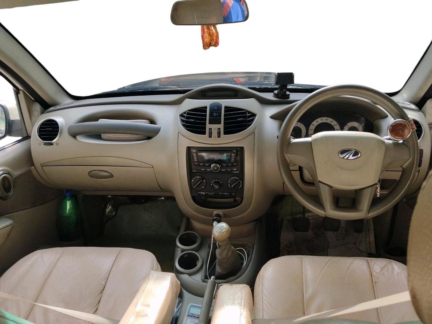 2013 Mahindra Quanto C6, Diesel, Manual, 91,951 km, interior