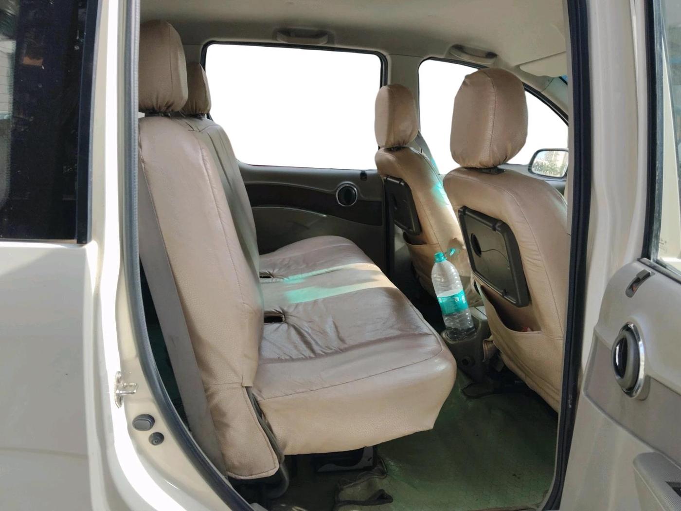 2013 Mahindra Quanto C6, Diesel, Manual, 91,951 km, interior