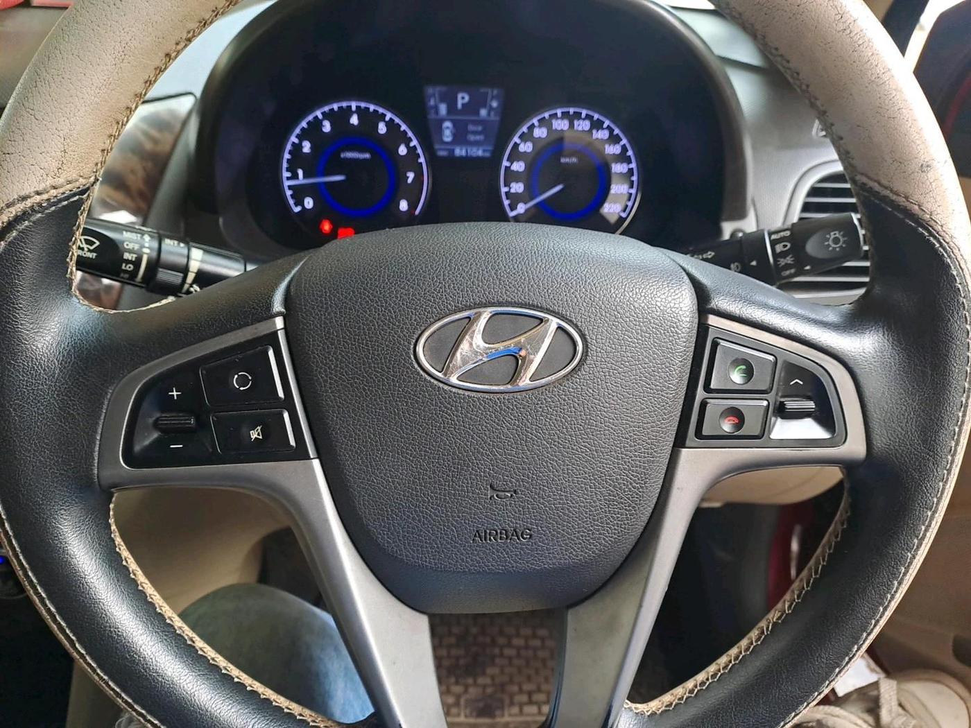 2015 Hyundai Verna FLUIDIC 4S 1.6 VTVT S AT, CNG, Automatic, 84,104 km, interior