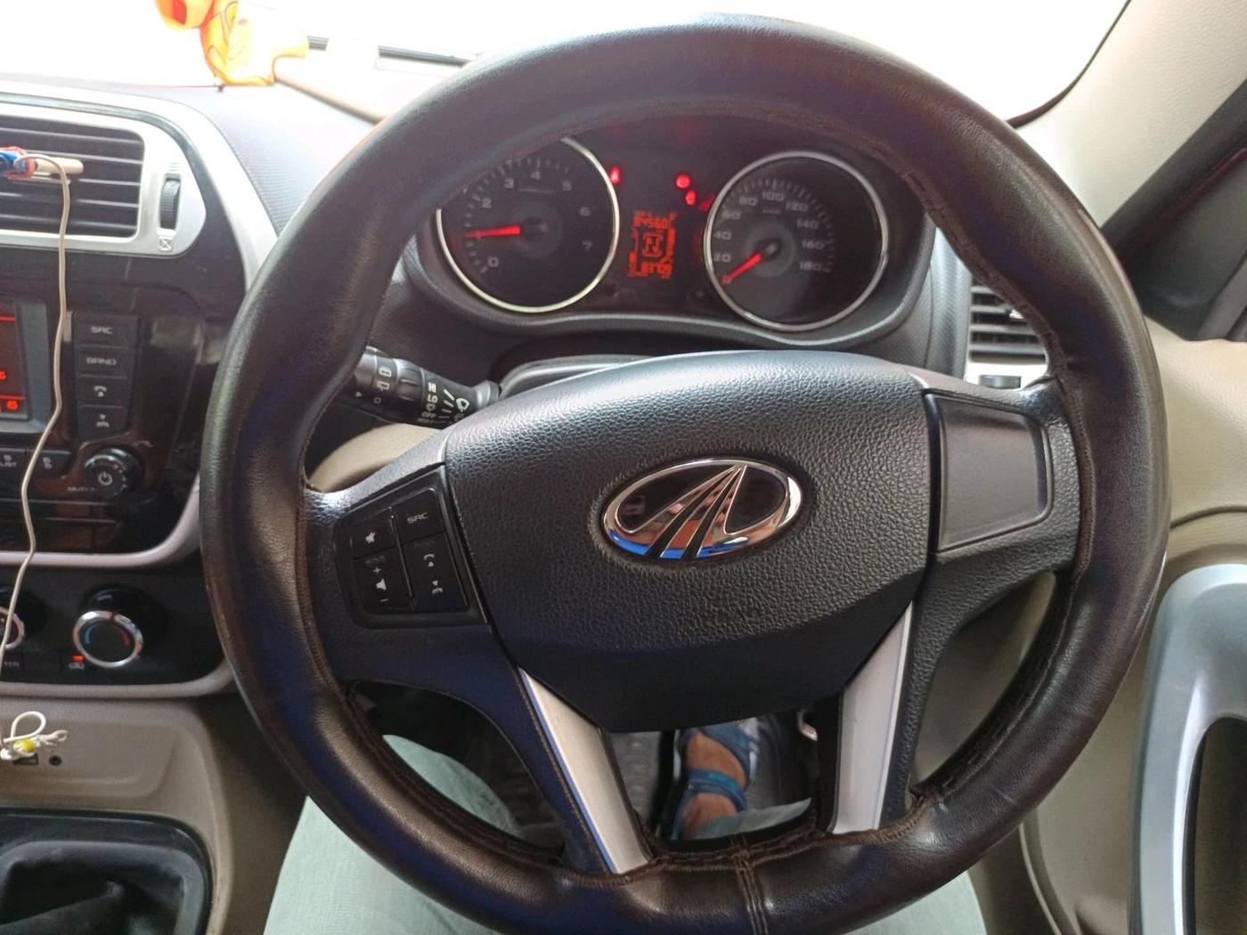 2017 Mahindra TUV300 T8, Diesel, Manual, 83,711 km, interior