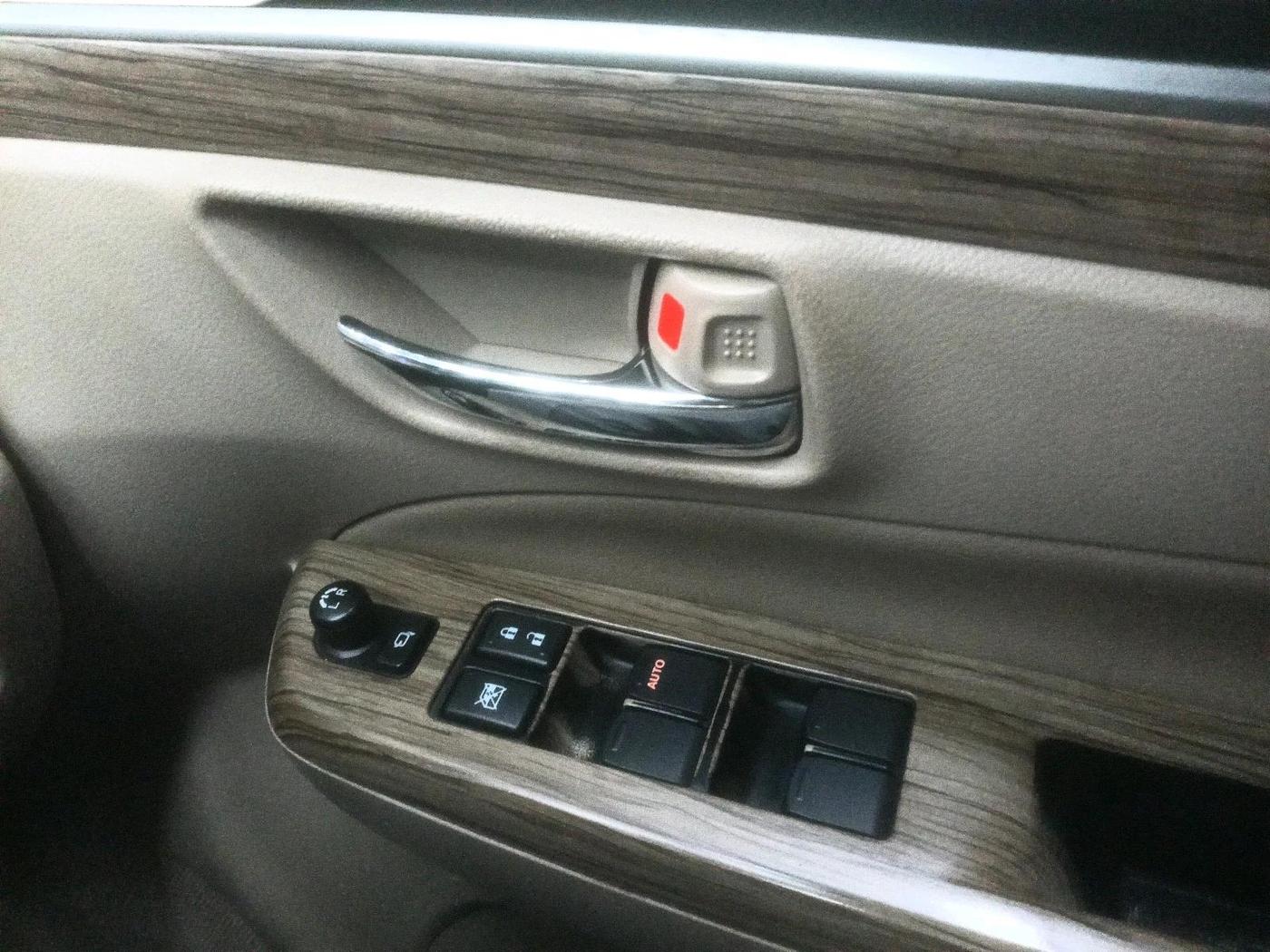 2022 Maruti Ciaz ALPHA  AT 1.5 SHVS PETROL, Petrol, Automatic, 27,911 km, interior