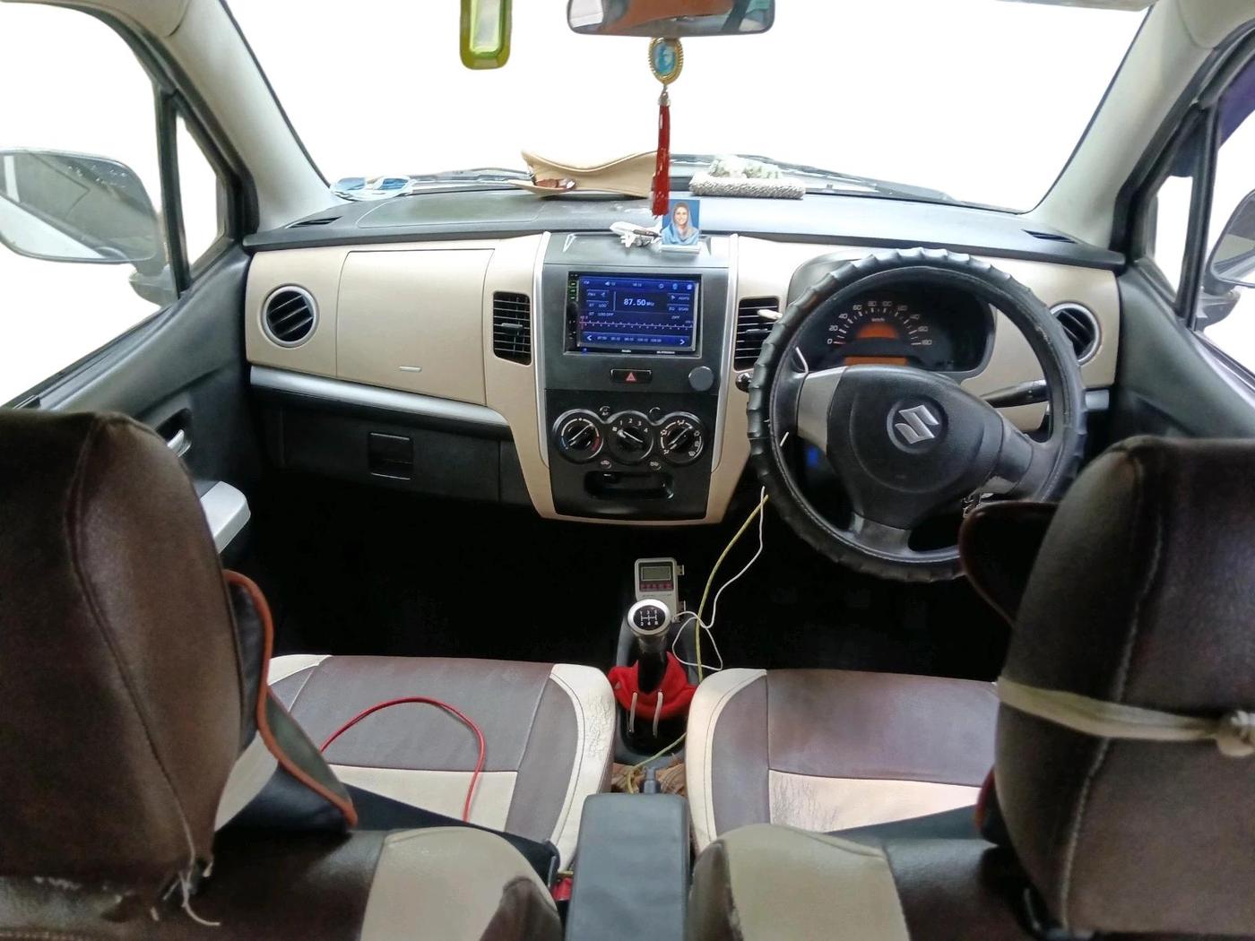 2017 Maruti Wagon R 1.0 LXI CNG, CNG, Manual, 1,23,484 km, interior