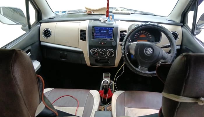 2017 Maruti Wagon R 1.0 LXI CNG, CNG, Manual, 1,23,484 km, interior