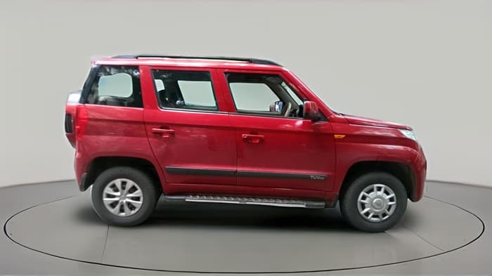 2017 Mahindra TUV300 T6, Diesel, Manual, 1,60,901 km, exterior