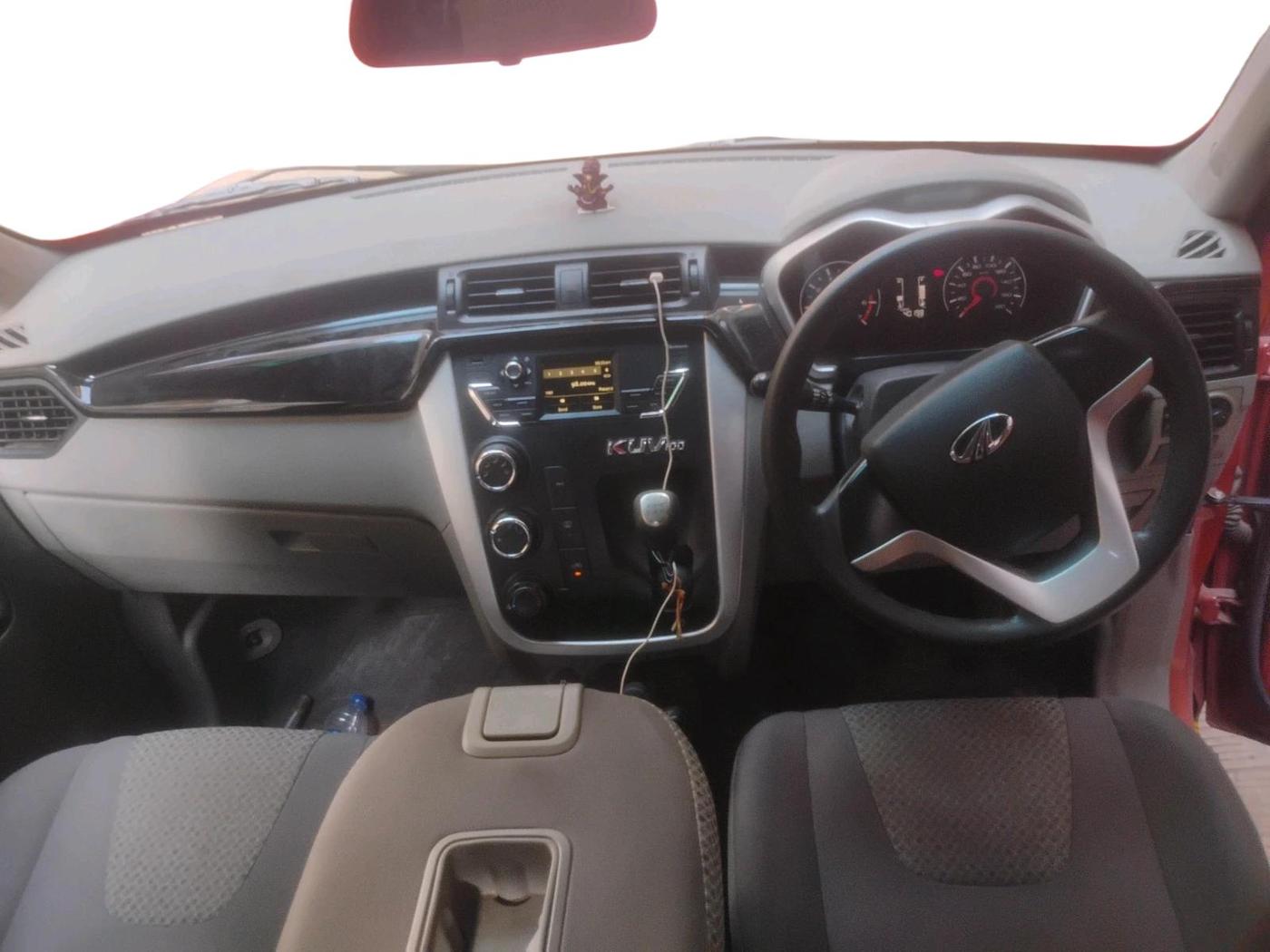 2017 Mahindra Kuv100 K6 6 STR, Petrol, Manual, 40,198 km, interior