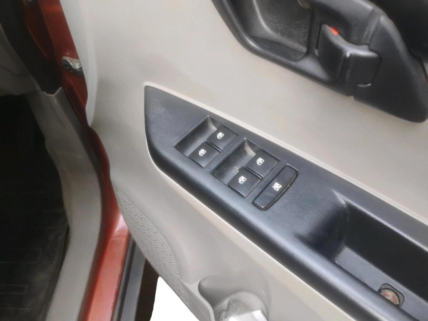 2017 Mahindra Kuv100 K6 6 STR, Petrol, Manual, 40,198 km, interior