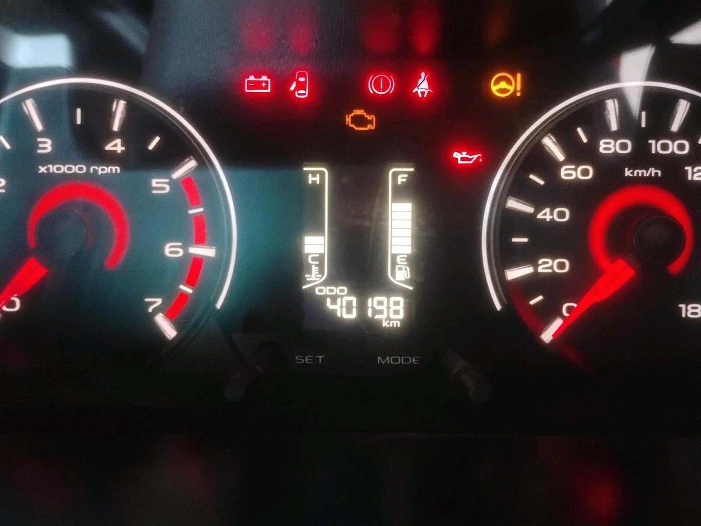 2017 Mahindra Kuv100 K6 6 STR, Petrol, Manual, 40,198 km, interior