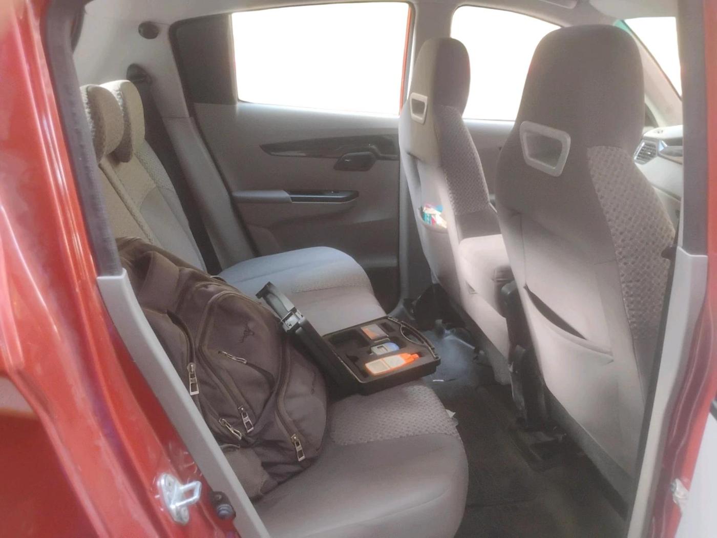 2017 Mahindra Kuv100 K6 6 STR, Petrol, Manual, 40,198 km, interior