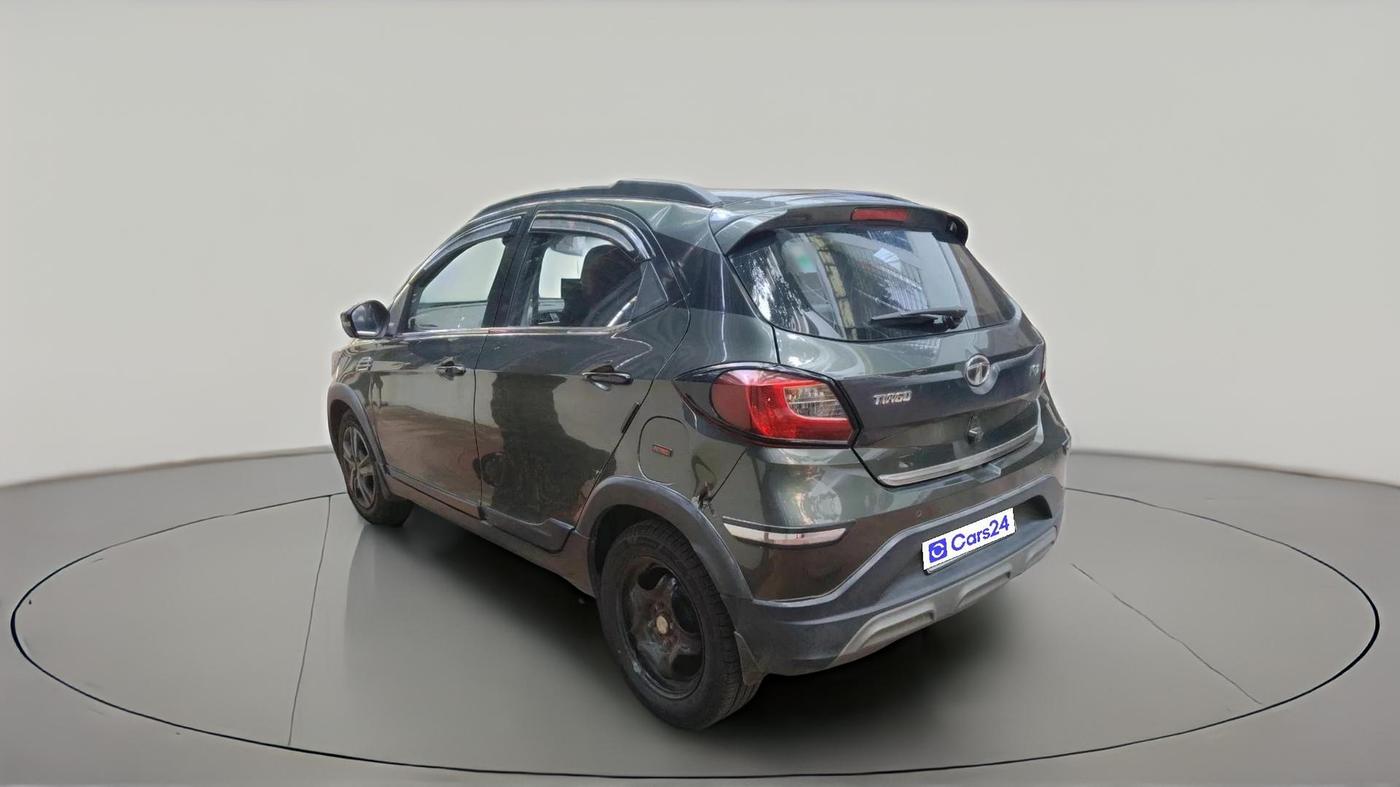 2021 Tata TIAGO NRG XZ AMT, Petrol, Automatic, 34,027 km, exterior