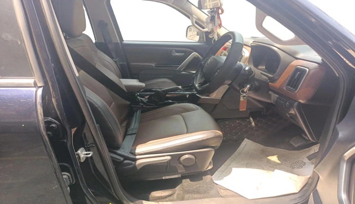 2024 Mahindra SCORPIO-N Z8 Select Diesel AT 2WD, Diesel, Automatic, 18,274 km, interior