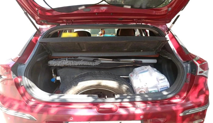 2015 Hyundai Elite i20 SPORTZ 1.2, CNG, Manual, 43,662 km, exterior