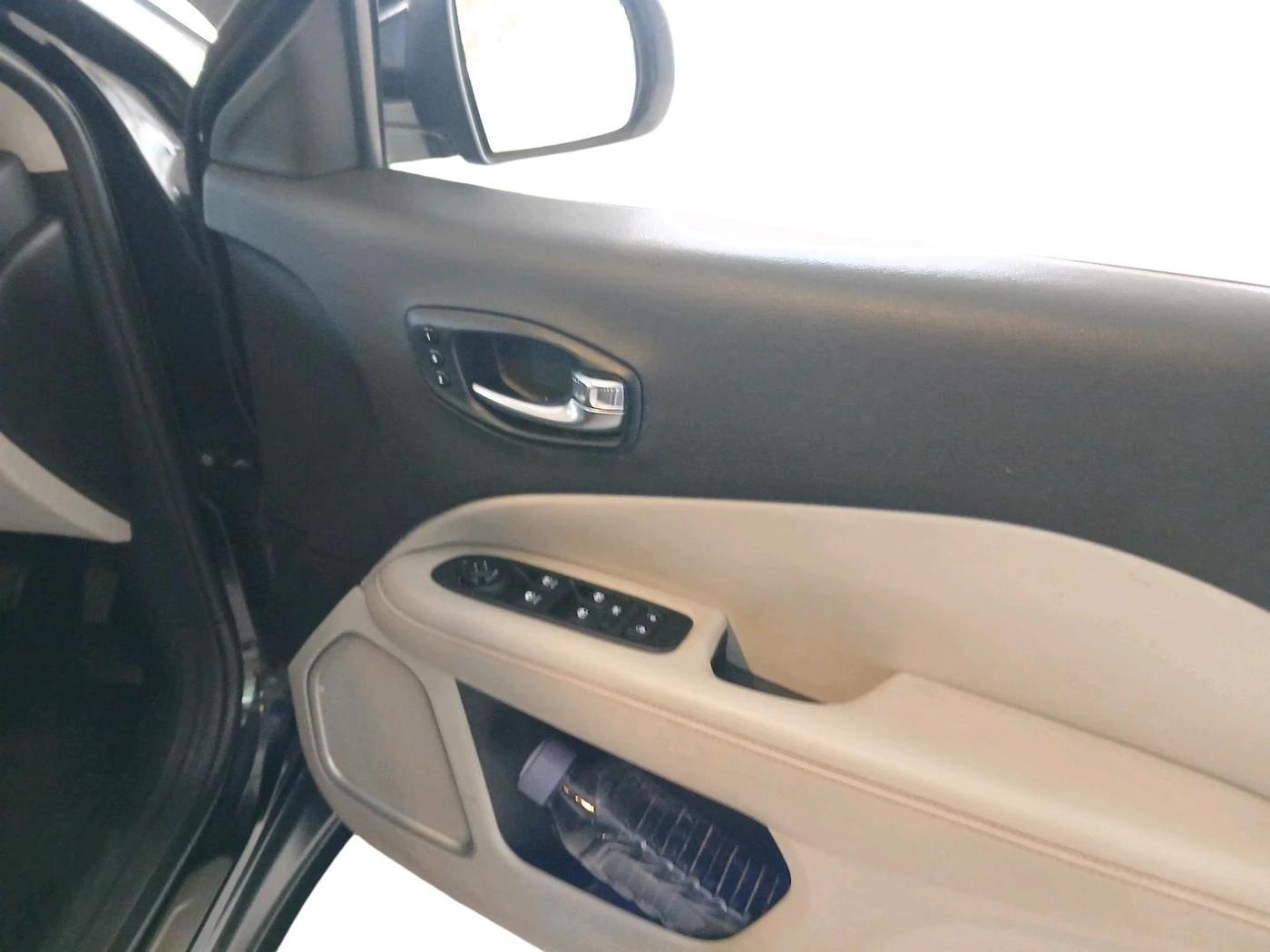 2018 Jeep Compass LIMITED PLUS PETROL AT, Petrol, Automatic, 36,108 km, interior