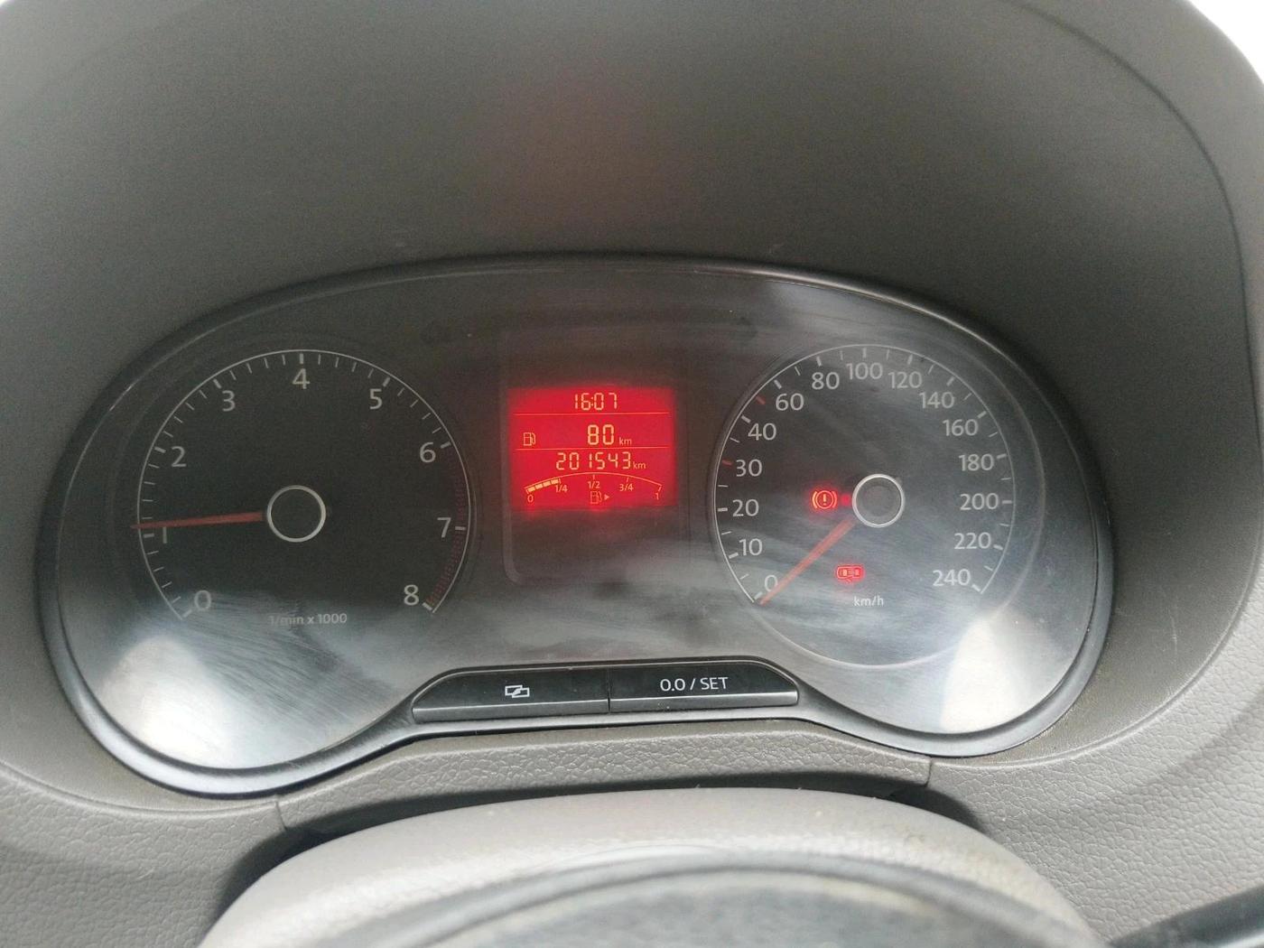 2011 Volkswagen Vento HIGHLINE 1.6 MPI, Petrol, Manual, 2,01,543 km, interior