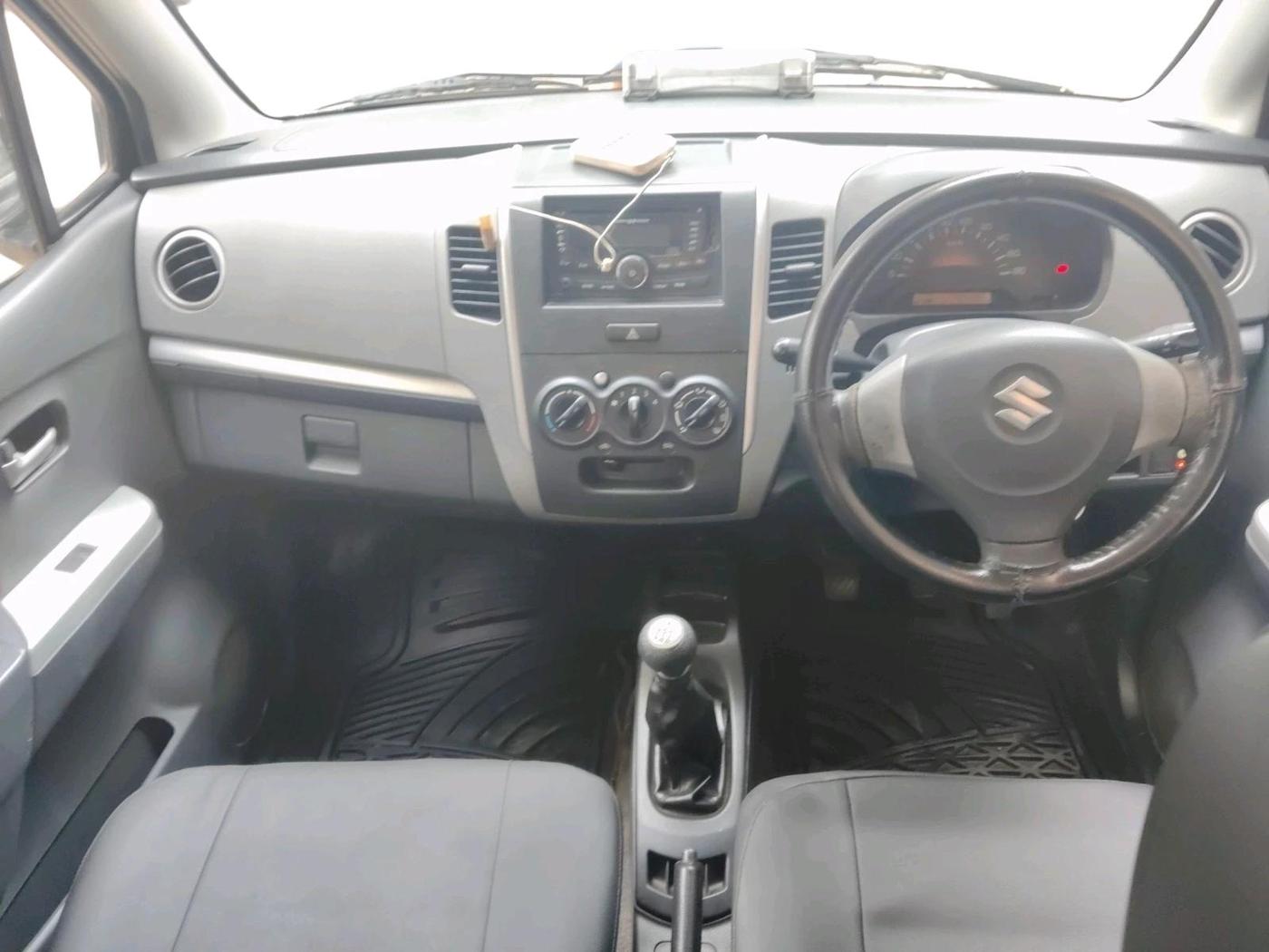 2012 Maruti Wagon R 1.0 LXI CNG, CNG, Manual, 84,289 km, interior