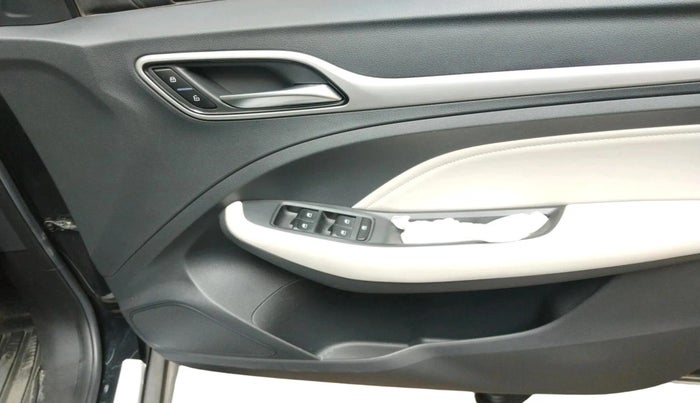 2022 MG ASTOR SHARP 1.5 CVT, Petrol, Automatic, 13,741 km, interior