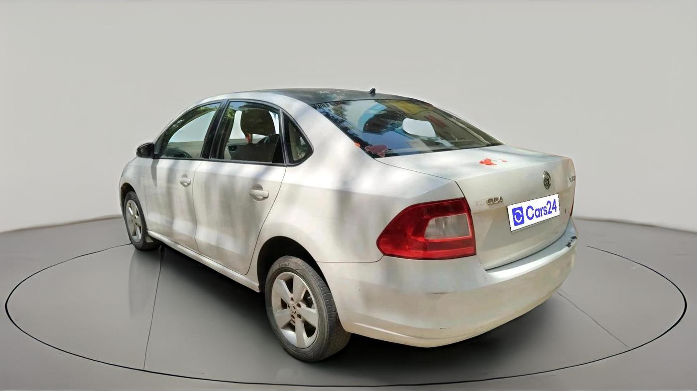 2015 Skoda Rapid AMBITION 1.6 MPI MT PLUS, Petrol, Manual, 49,224 km, exterior